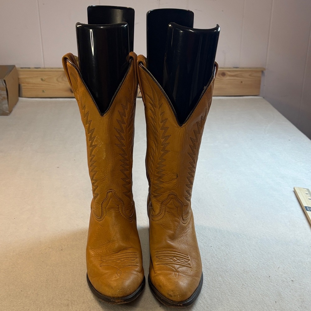 Women's Tan Leather Western Heeled Boots